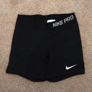 Black Nike Pros Girls L